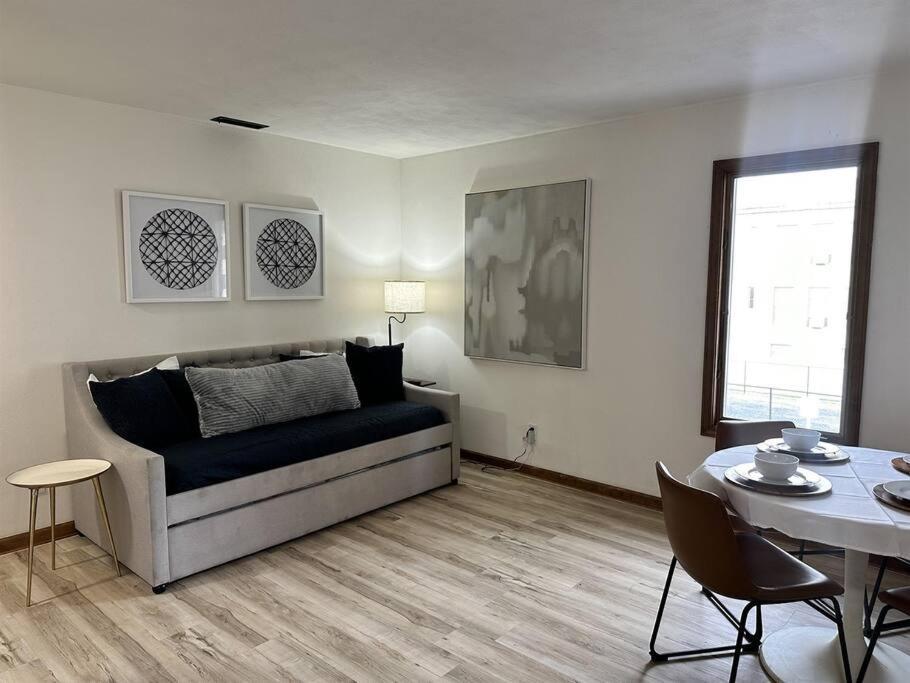 Capital Suite On 6Th Street - King Bed / Downtown! Springfield Eksteriør billede